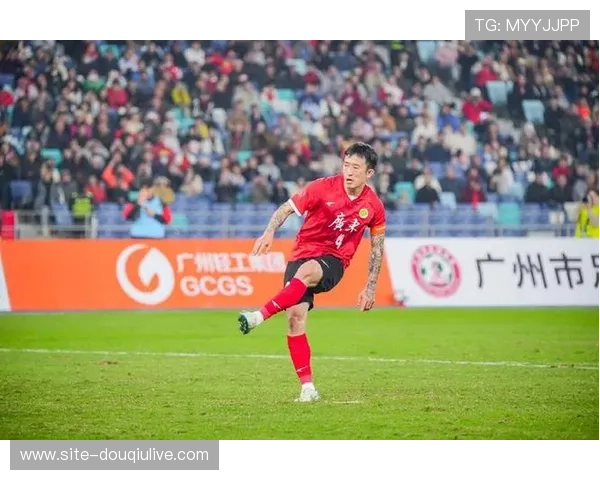 深圳新鹏城引援力度空前，新赛季目标瞄准联赛上游